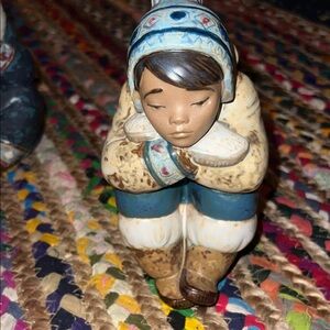 Vintage Lladro Pensive Eskimo Boy #2159 Figurine Inuit Arctic Sculpture Retired